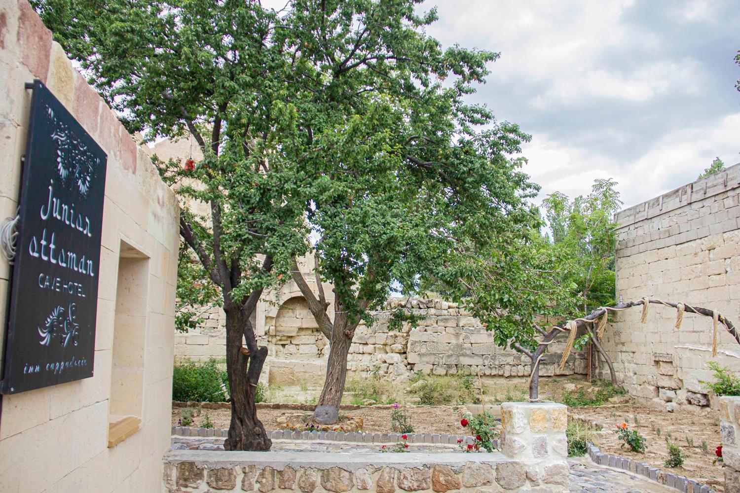 Junior Ottoman Cave Bed & Breakfast Ürgüp Exterior foto